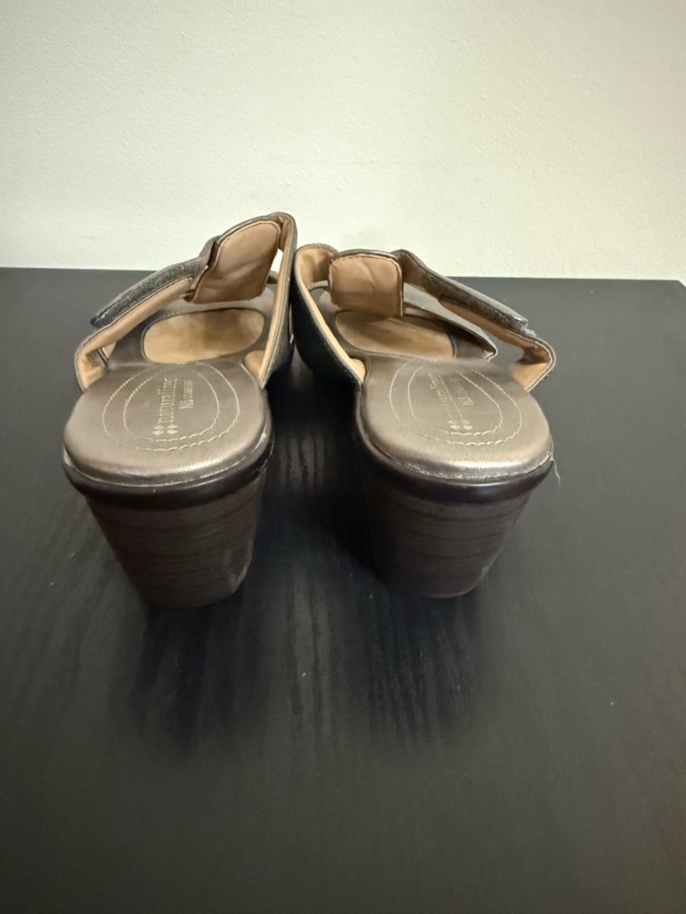 Naturalizer Women's Leather Bronze Jewel Adjustable Strap Heels Sandals Sz 9.5W - Picture 5 of 7
